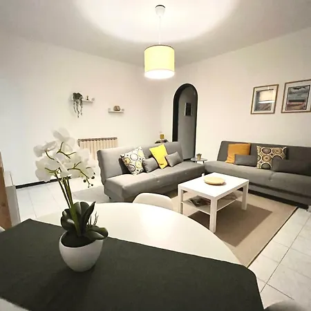 Apartment La Casa Di Ale - Downtown